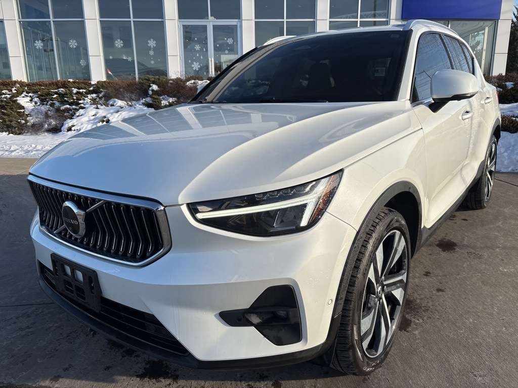 Certified 2023 Volvo XC40 B5 Plus Bright Theme SUV