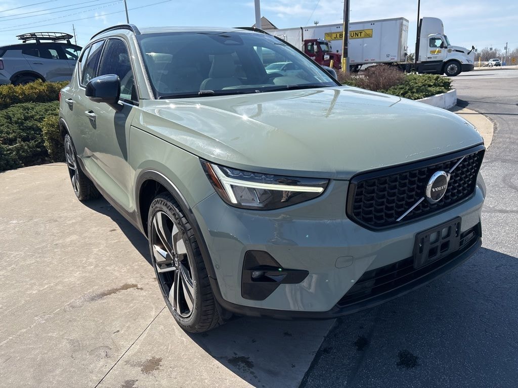 Used 2023 Volvo XC40 Ultimate SUV