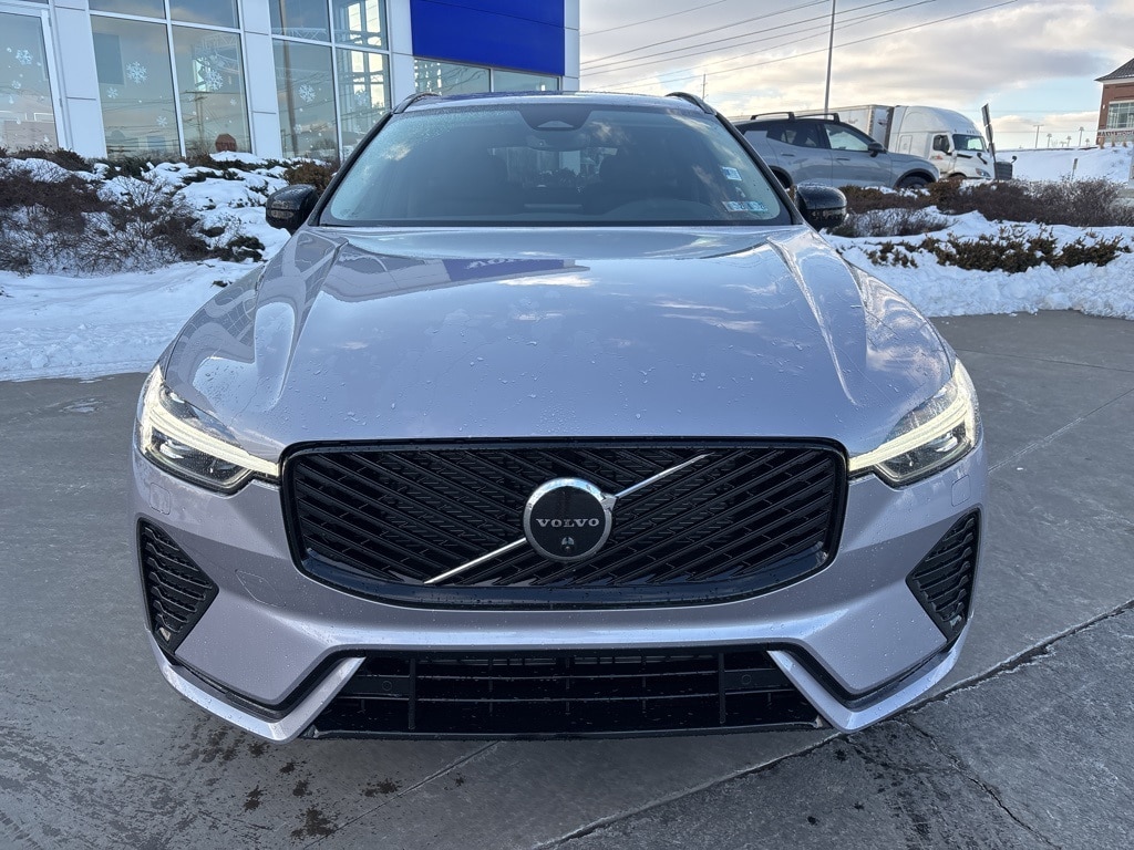New 2026 Volvo XC60 B5 Plus SUV