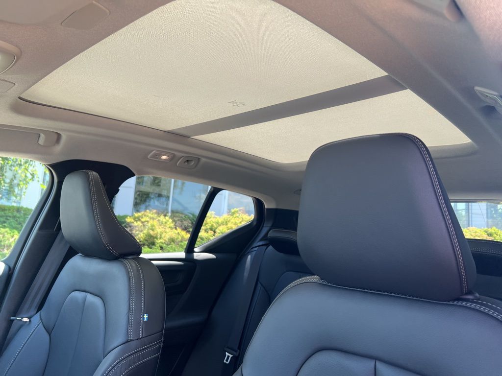 2026 Volvo XC40 Ultra - Photo 16