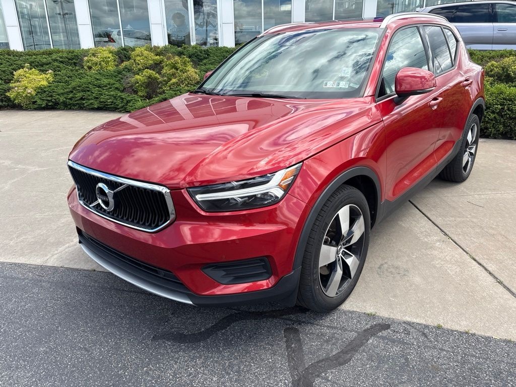 Used 2020 Volvo XC40 Momentum SUV