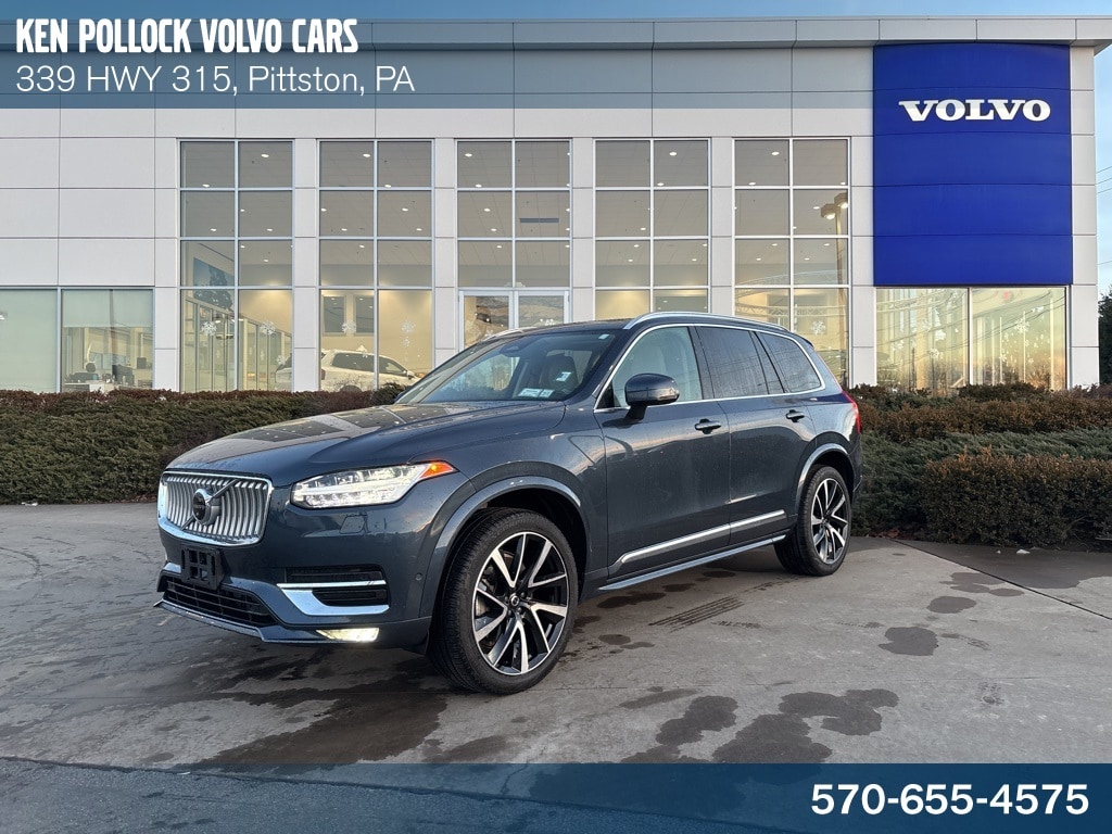 2023 Volvo XC90 Plus's photo