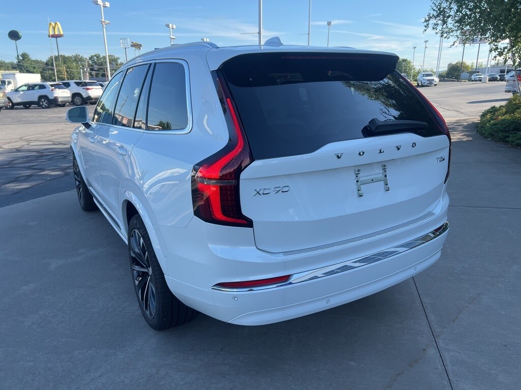 2026 Volvo XC90 T8 photo 3
