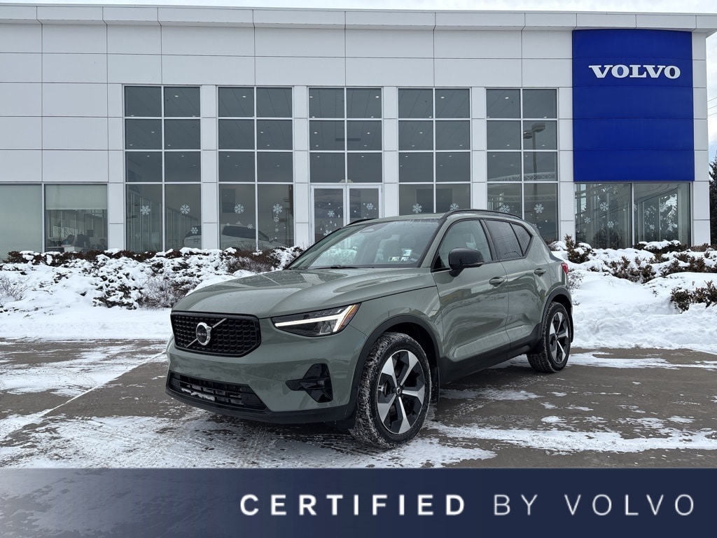 Used 2023 Volvo XC40 B5 Plus Dark Theme SUV