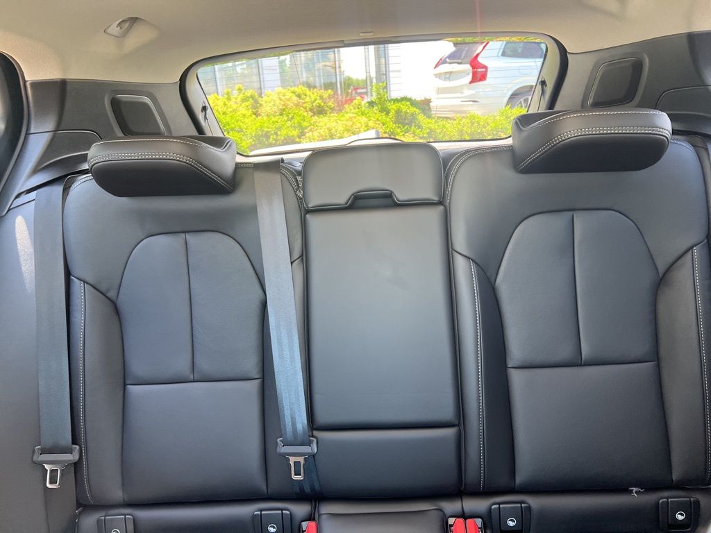 2026 Volvo XC40 Ultra - Photo 27