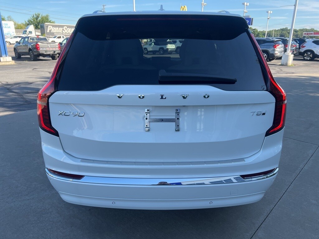 2026 Volvo XC90 T8 photo 4