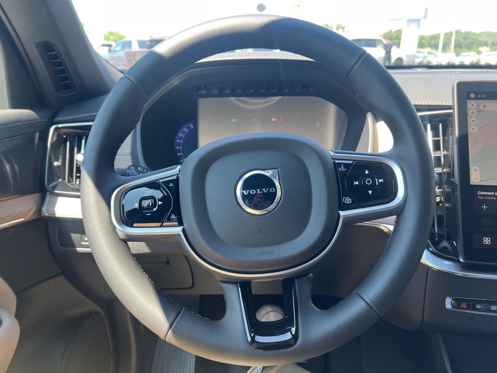 2026 Volvo XC90 Plus - Photo 17
