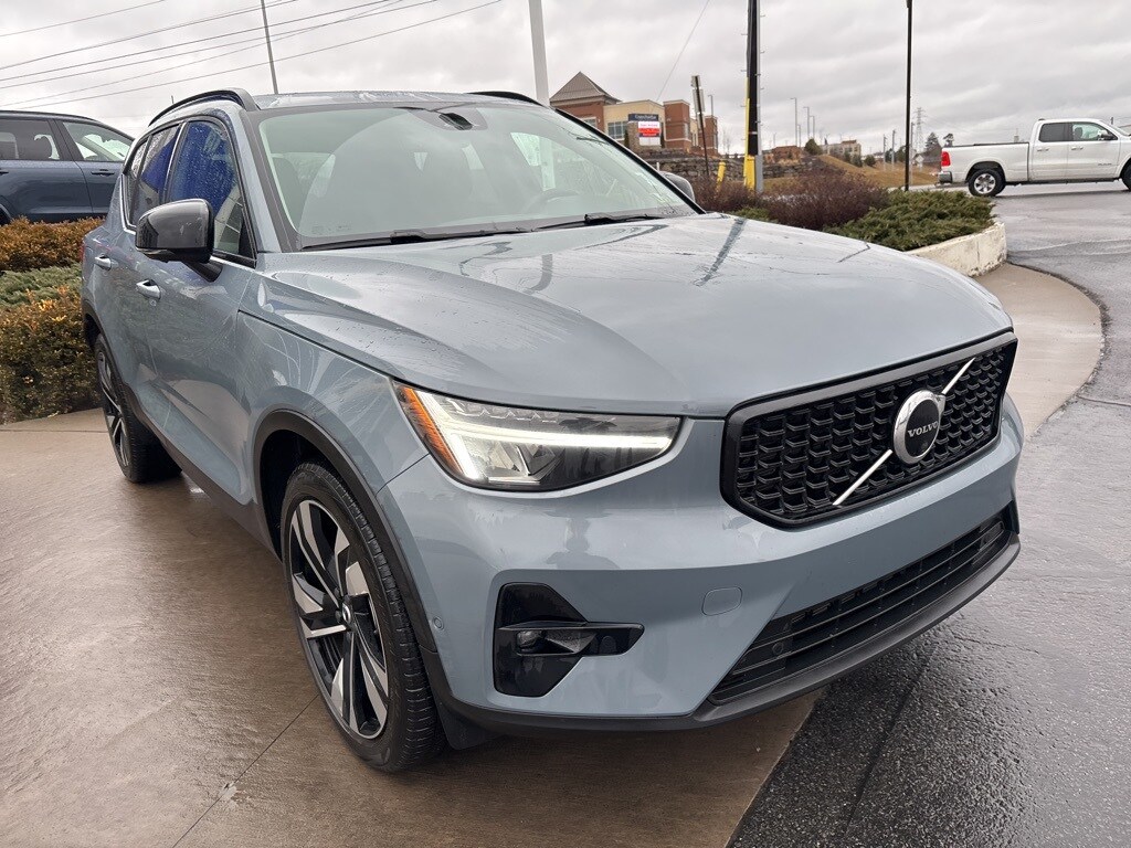 Certified 2023 Volvo XC40 B5 Plus Dark Theme SUV
