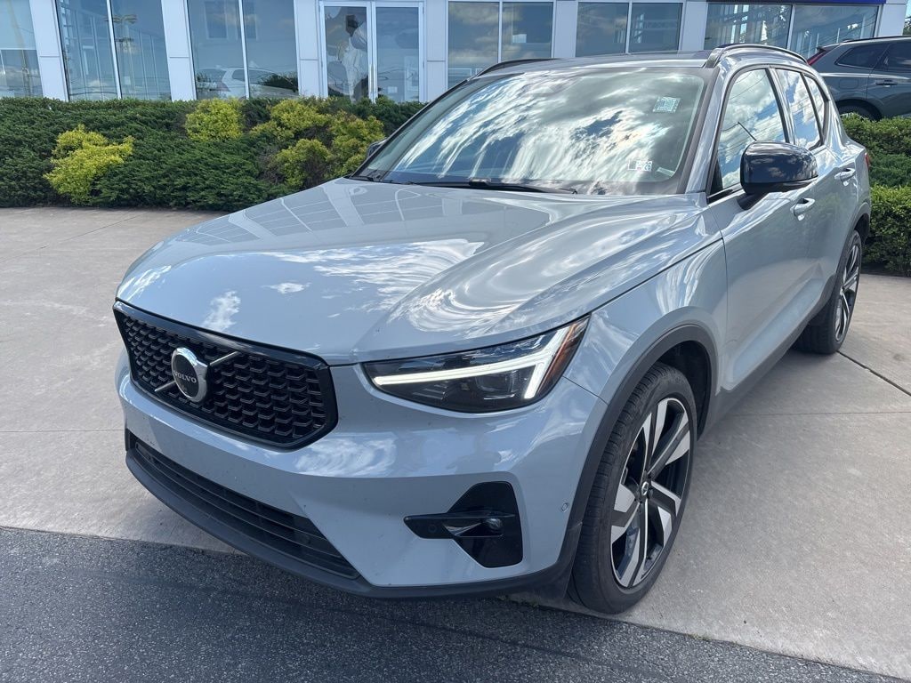 Used 2024 Volvo XC40 Ultimate SUV