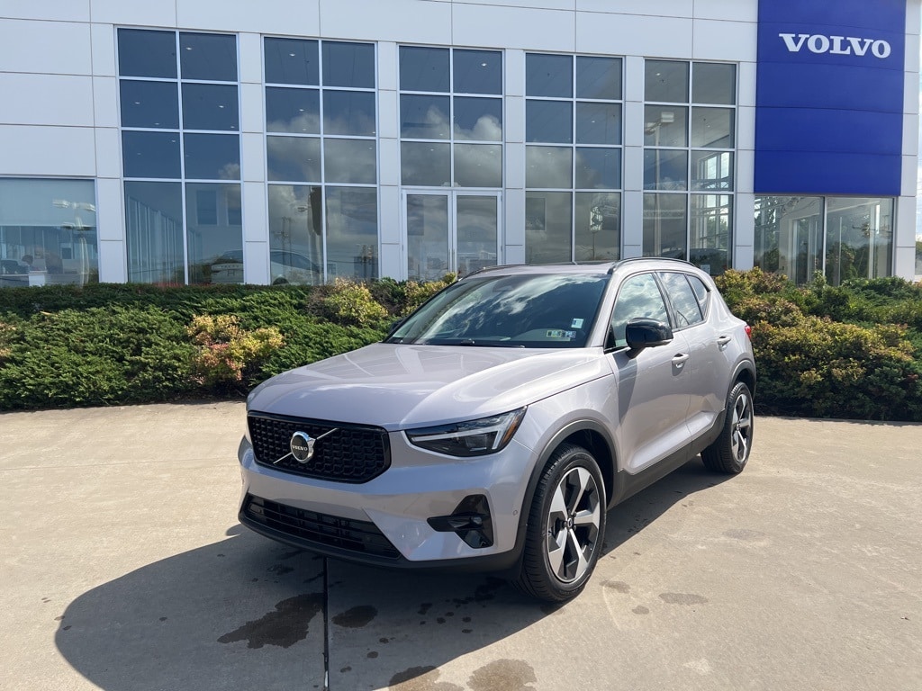 New 2026 Volvo XC40 B5 Plus SUV