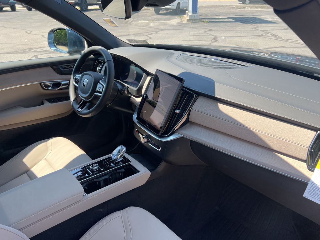 2026 Volvo XC90 Plus - Photo 39