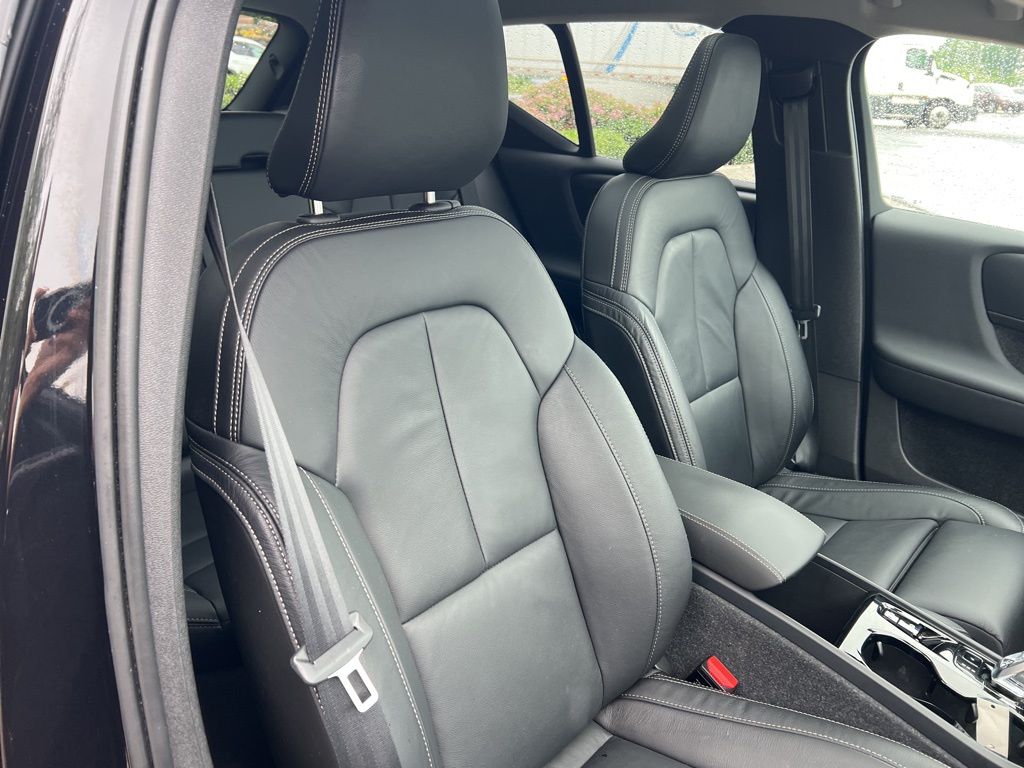 2023 Volvo XC40 Plus - Photo 36