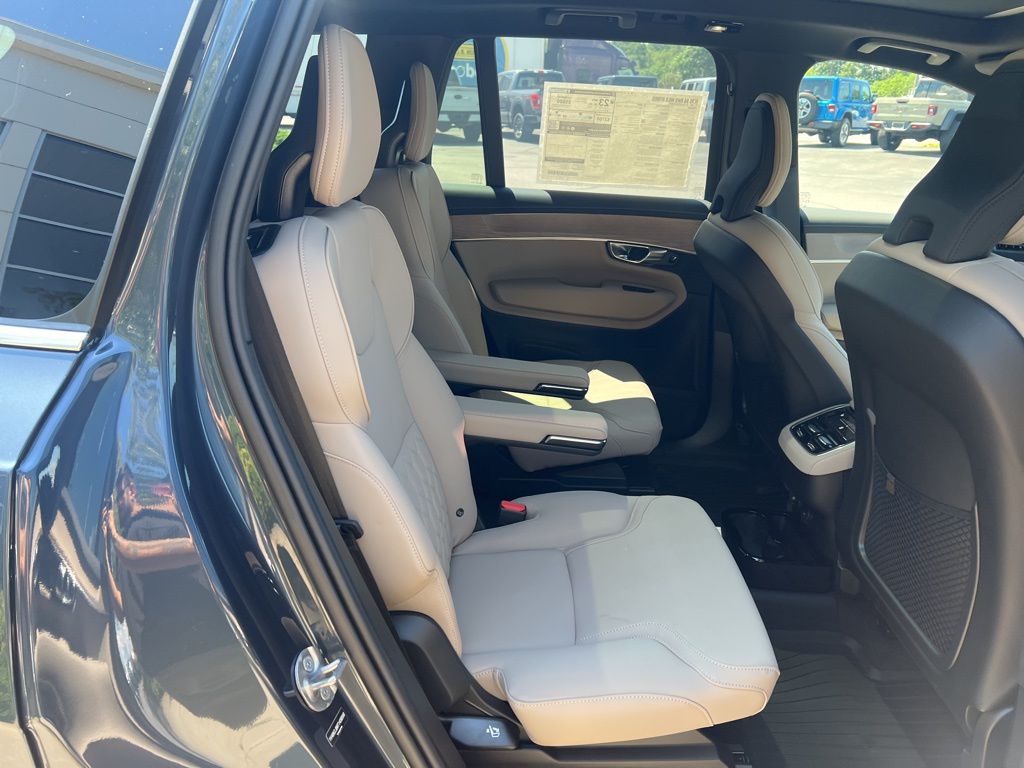 2026 Volvo XC90 Plus - Photo 36