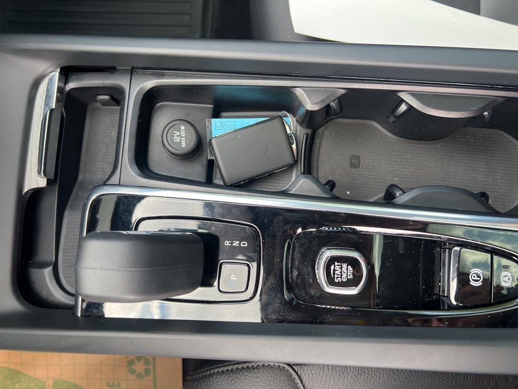 2025 Volvo XC60 Plus - Photo 23