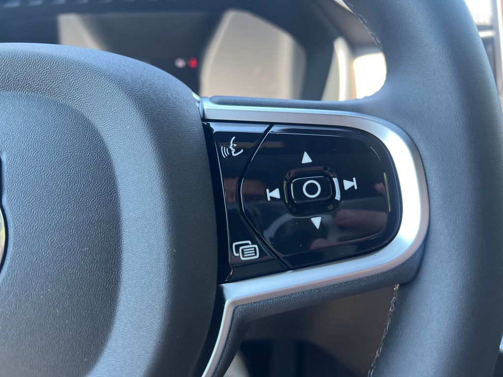 2026 Volvo XC90 Plus - Photo 19