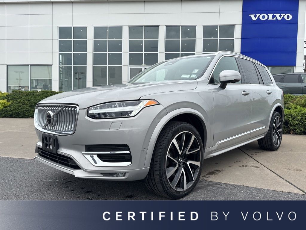 2023 Volvo XC90 B5 Plus 4WD's photo