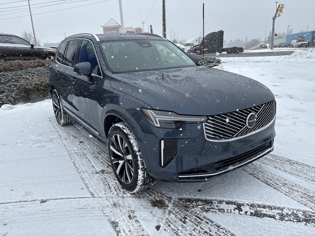 New 2026 Volvo XC90 B6 Core SUV