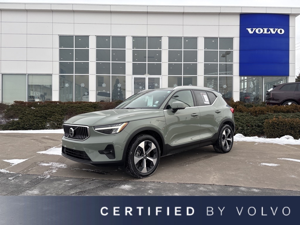 2025 Volvo XC40 Plus's photo