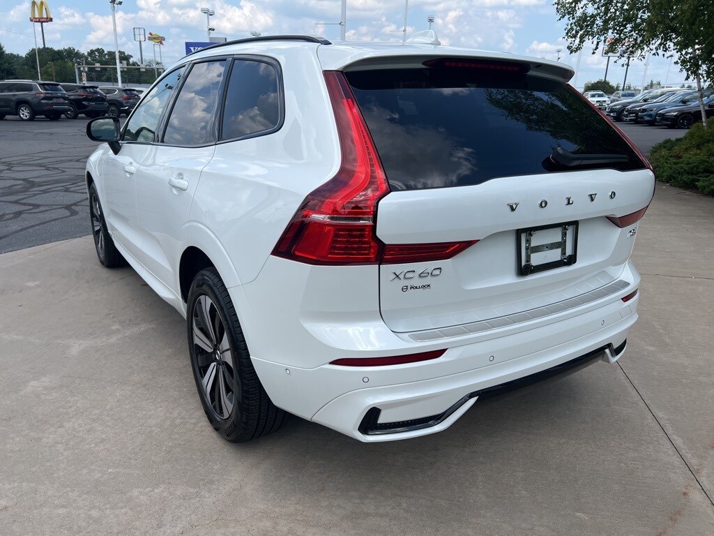 2025 Volvo XC60 Hybrid T8 Plus photo 3
