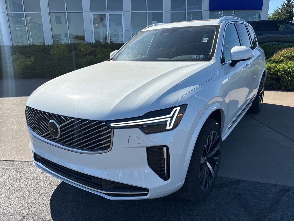 New 2026 Volvo XC90 B5 Core SUV