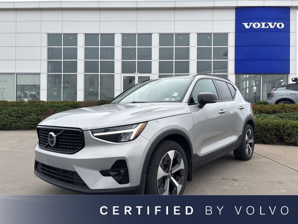 2023 Volvo XC40 SUV 