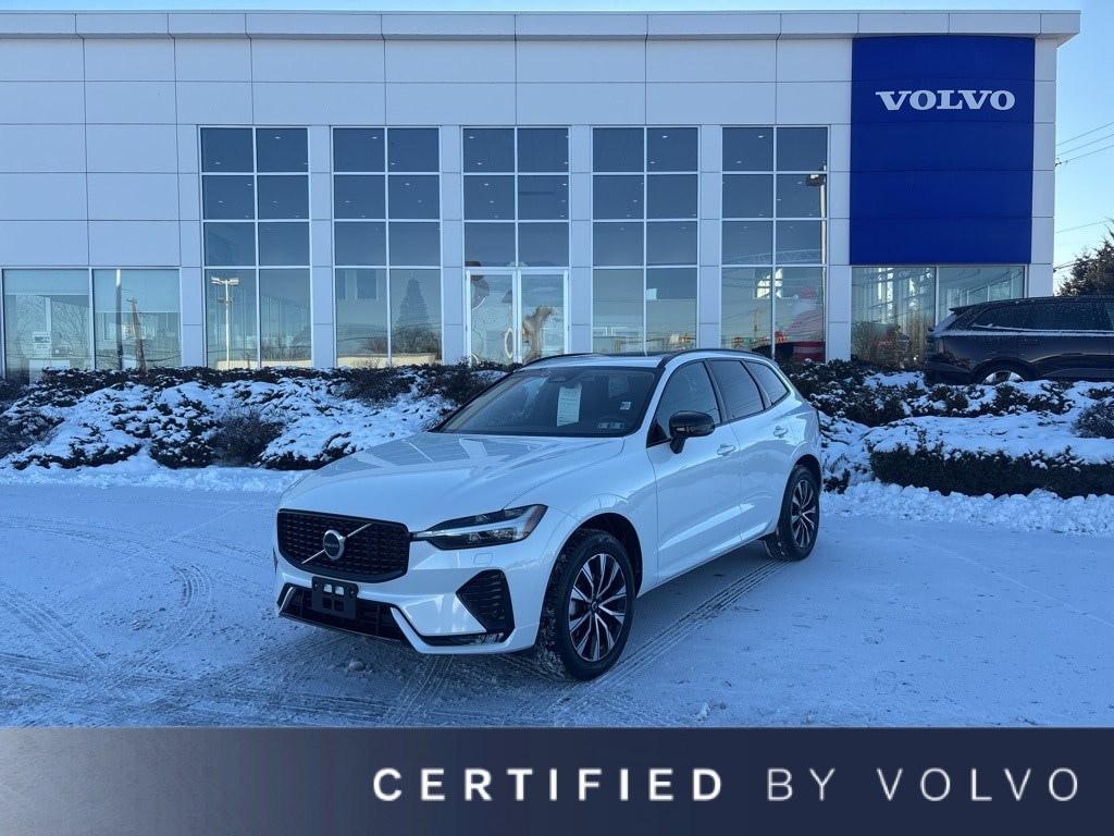 2025 Volvo XC60 Core's photo