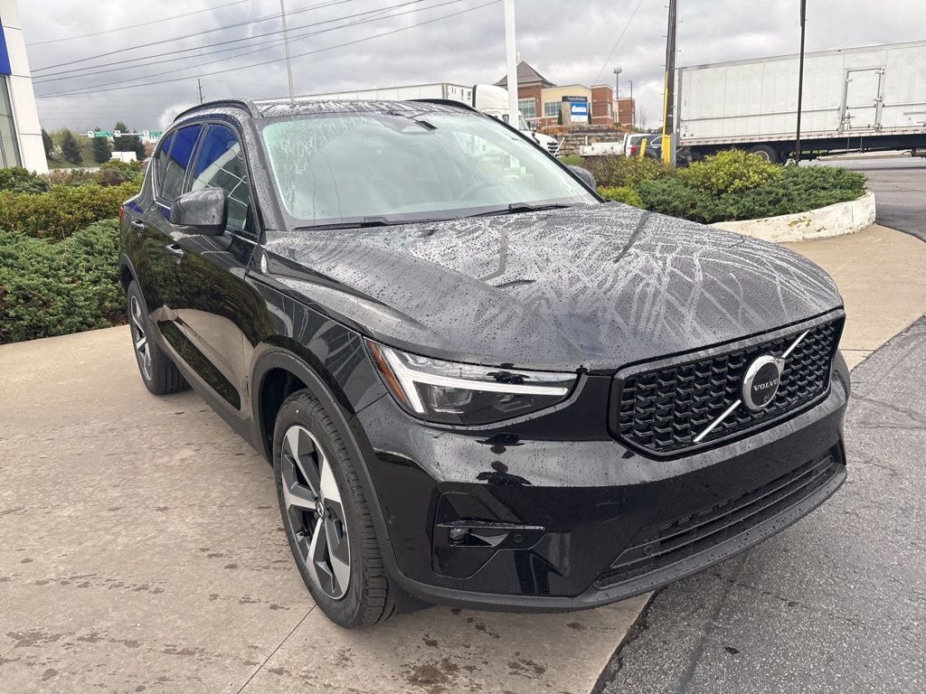 New 2026 Volvo XC40 B5 Plus SUV