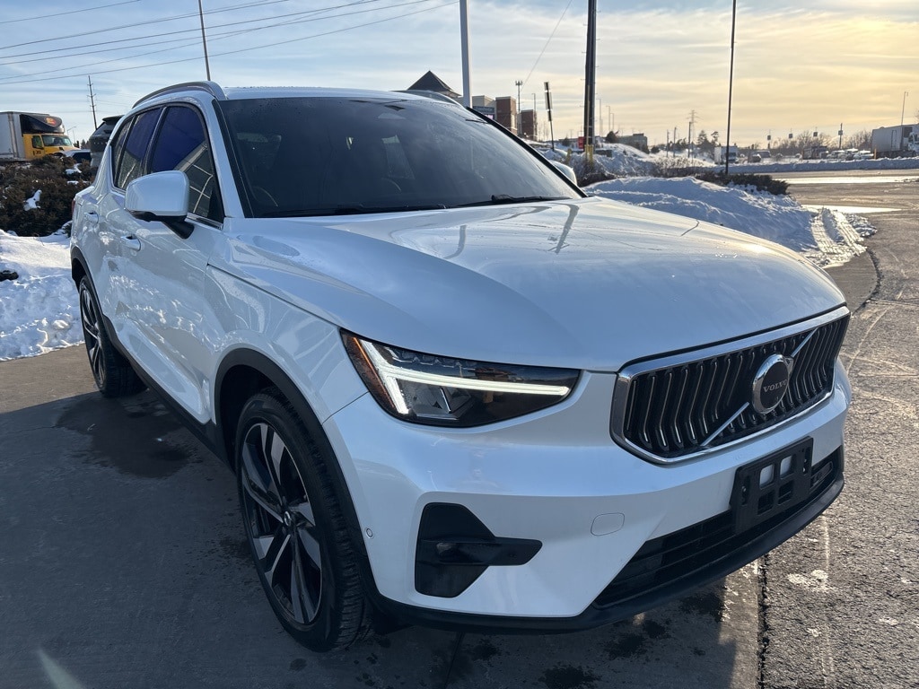 Certified 2023 Volvo XC40 B5 Plus Bright Theme SUV