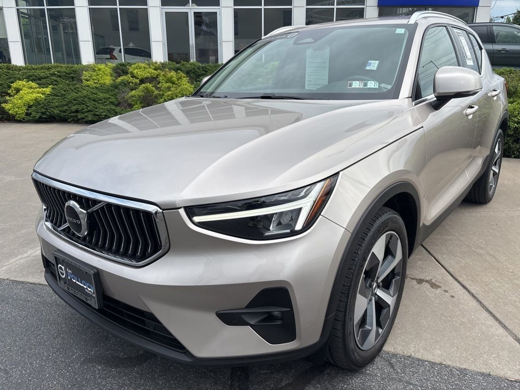 Certified 2023 Volvo XC40 B5 Plus Bright Theme SUV