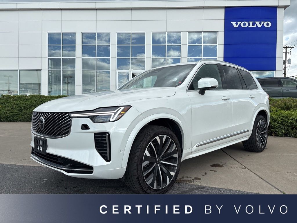 2025 Volvo XC90's photo