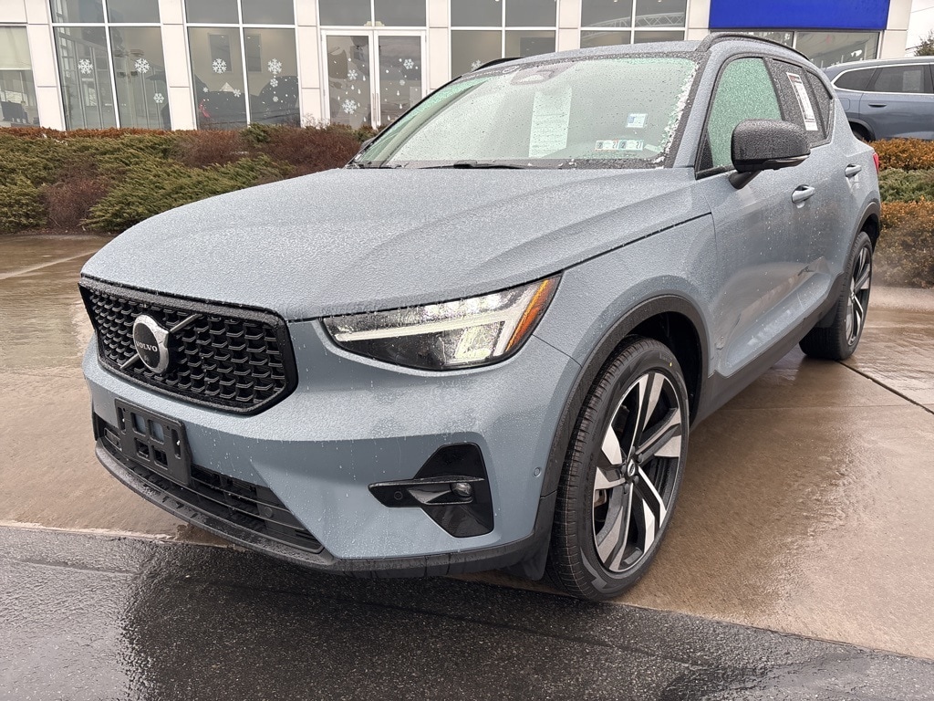 Certified 2023 Volvo XC40 B5 Plus Dark Theme SUV