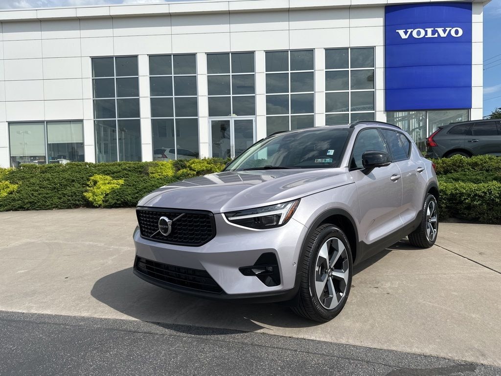 Certified 2026 Volvo XC40 B5 Plus SUV