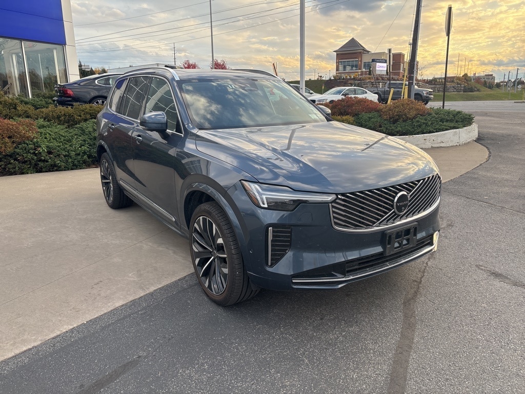 Certified 2025 Volvo XC90 B6 Plus 7-Seater SUV