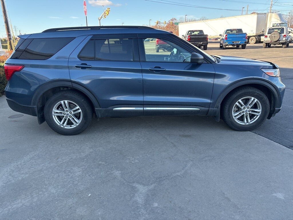 2020 Ford Explorer XLT photo 2