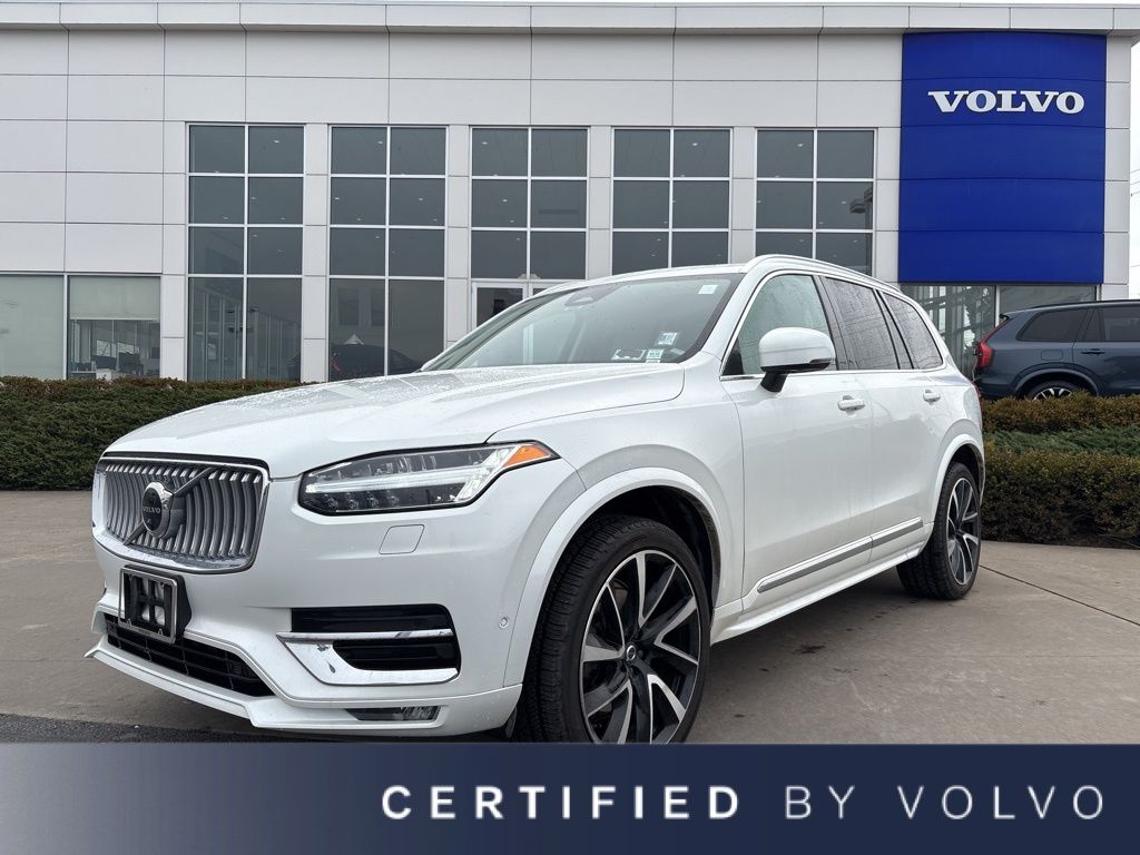 2023 Volvo XC90 SUV 