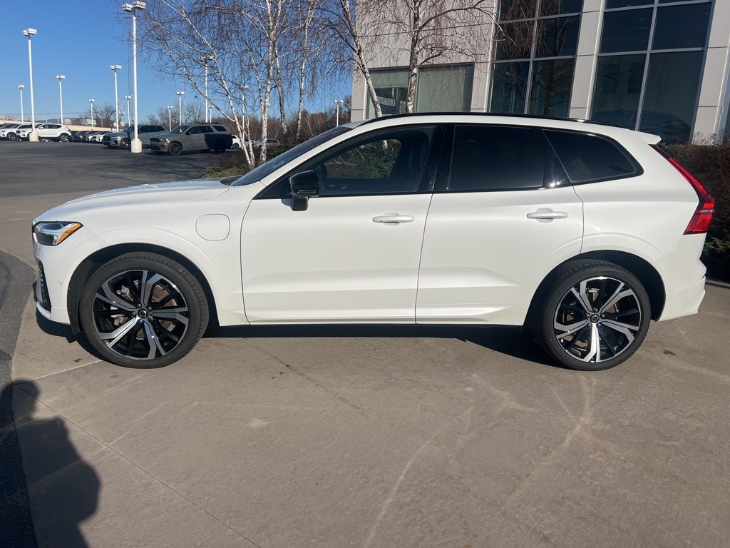 Certified 2025 Volvo XC60 Ultra with VIN YV4H60RM1S1012725 for sale in Pittston, PA