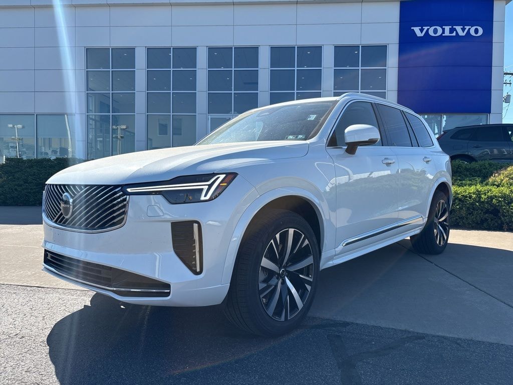 New 2026 Volvo XC90 B5 Core SUV