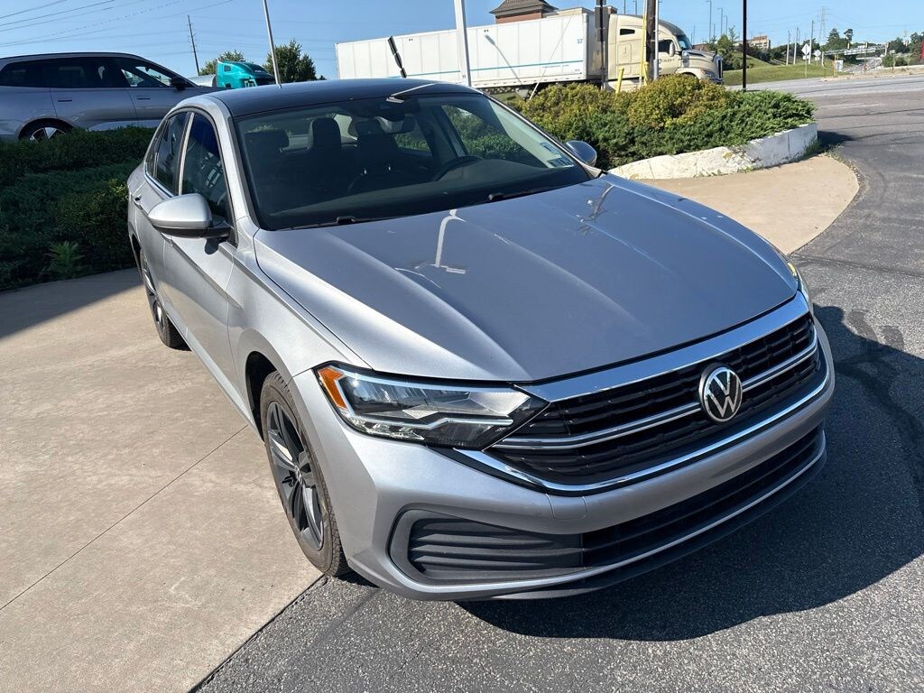 Used 2022 Volkswagen Jetta 1.5T SE Sedan