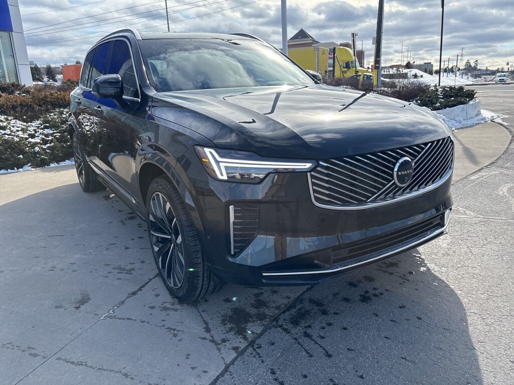 Certified 2025 Volvo XC90 B6 Plus 7-Seater SUV