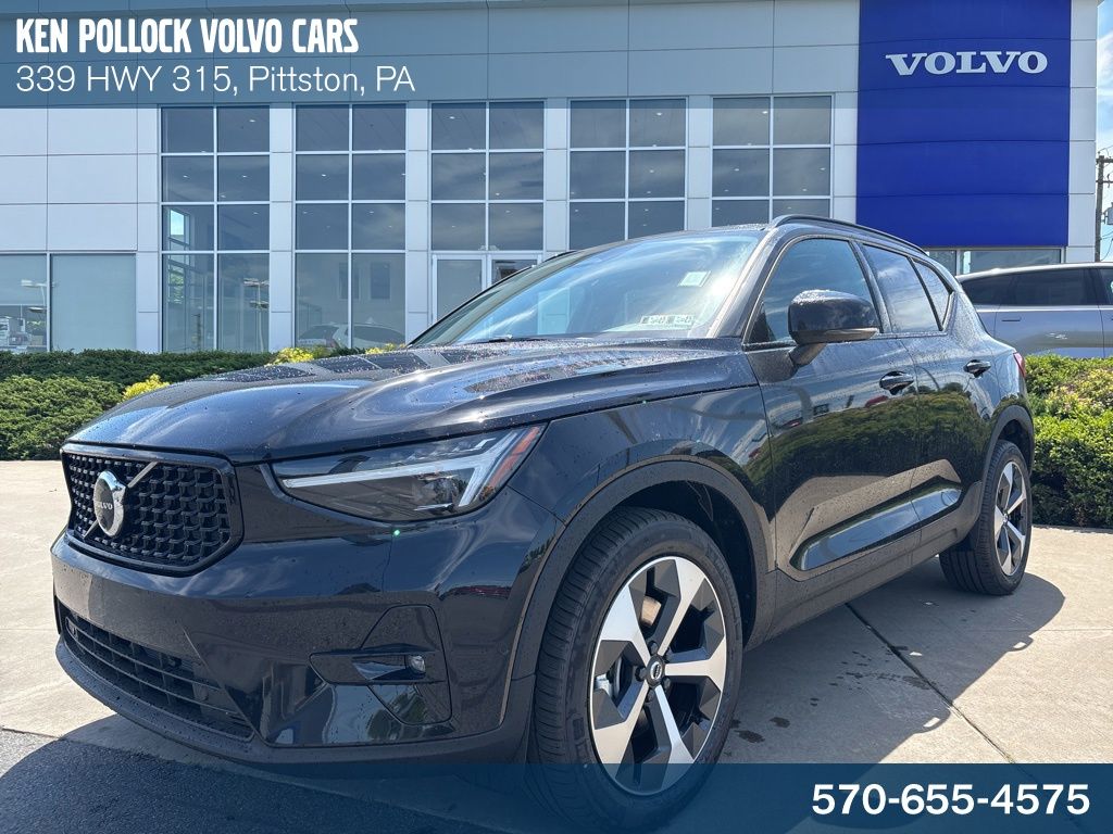 2026 Volvo XC40 B5 Plus Dark AWD's photo