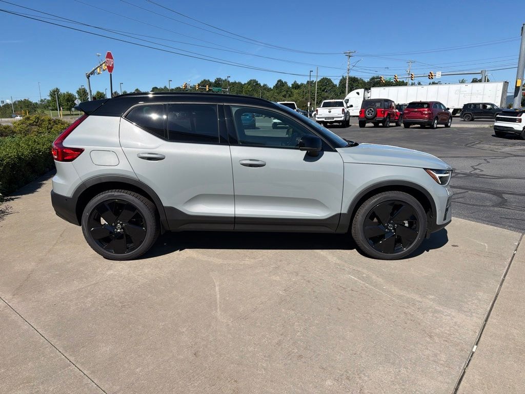 New 2026 Volvo XC40 B5 Ultra Black Edition SUV