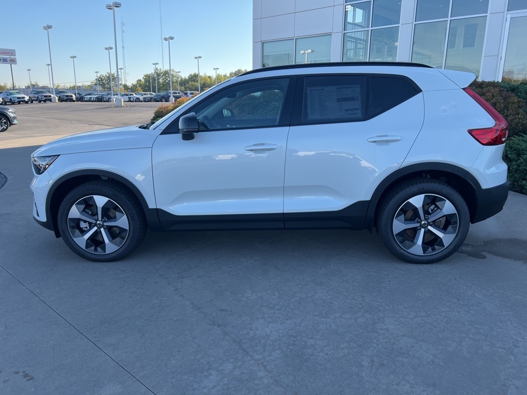 New 2026 Volvo XC40 B5 Plus SUV