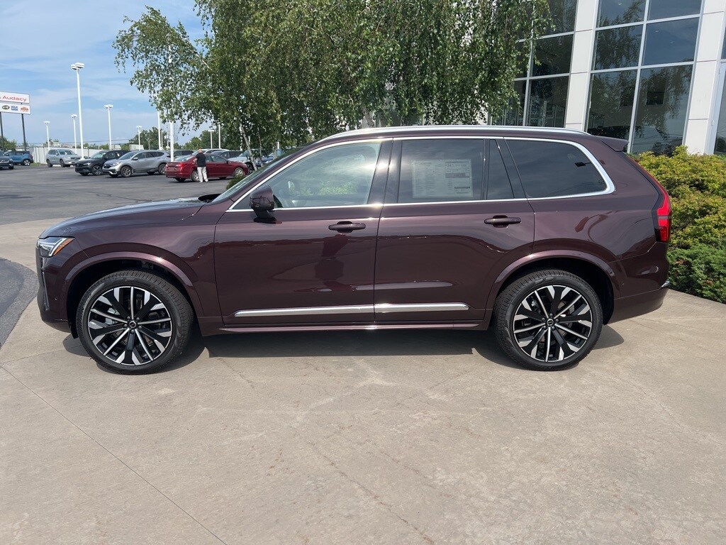 2026 Volvo XC90 B5 Plus photo 2
