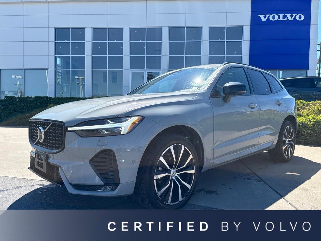 2024 Volvo XC60 B5 Plus Dark Theme AWD's photo