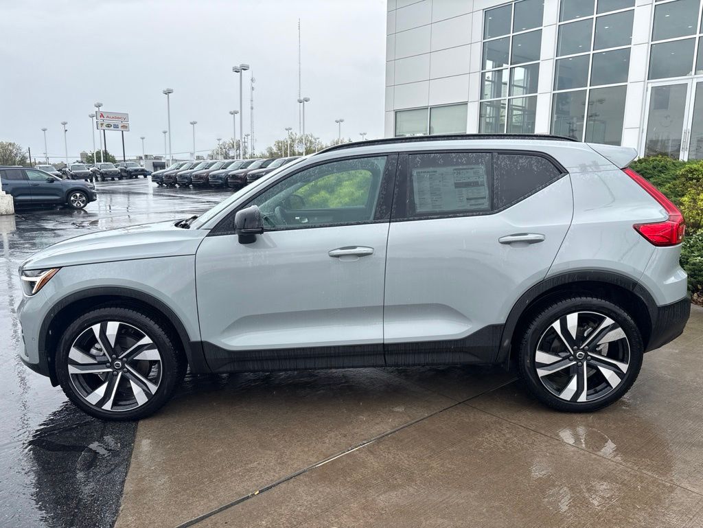 2026 Volvo XC40 Ultra - Photo 9