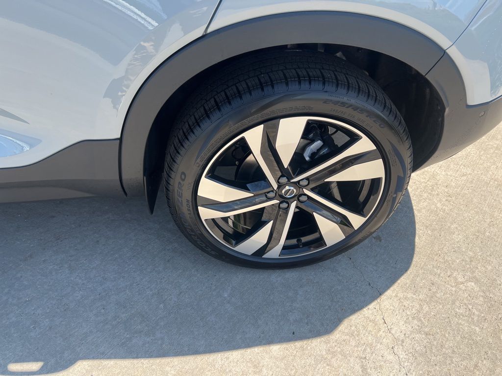 2026 Volvo XC40 Ultra - Photo 10