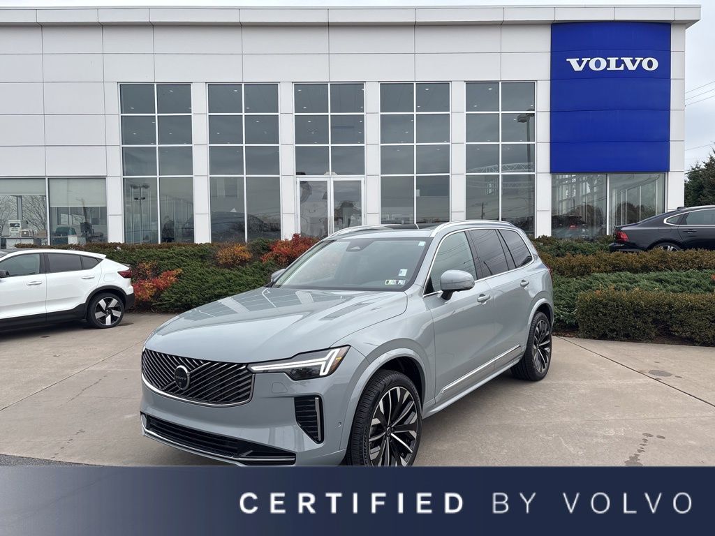 2025 Volvo XC90 B5 Plus Bright 4WD's photo
