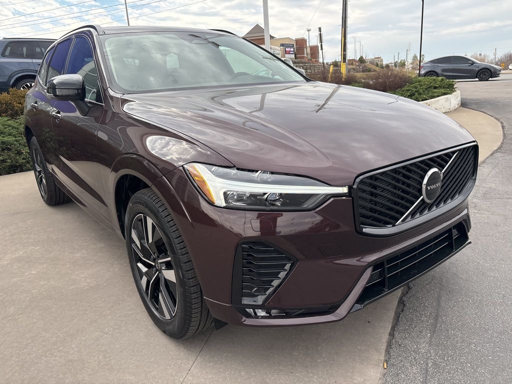 New 2026 Volvo XC60 B5 Core SUV
