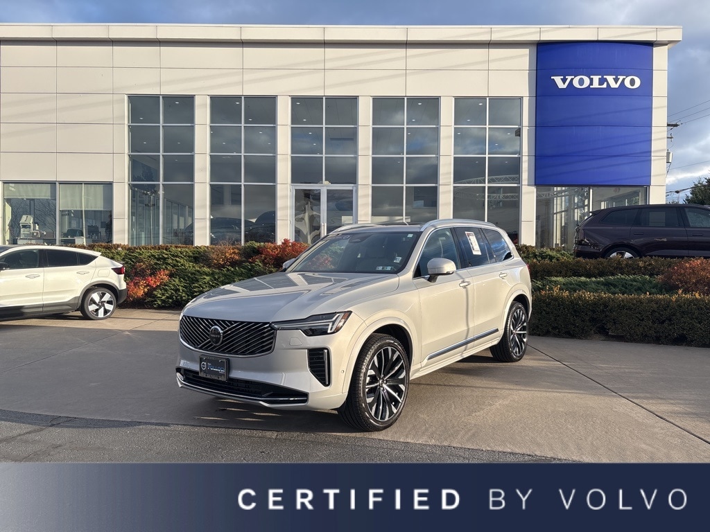 2025 Volvo XC90 Plus's photo