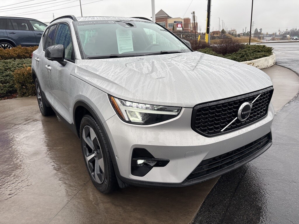 Certified 2023 Volvo XC40 B5 Plus Dark Theme SUV
